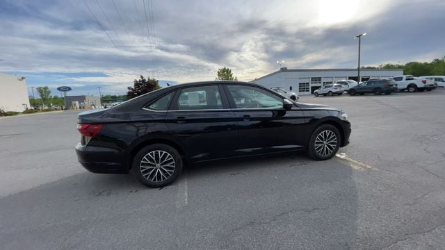 Thumbnail: 2021 Volkswagen Jetta - 10