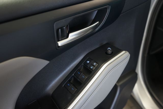2021 Toyota Highlander XLE 18