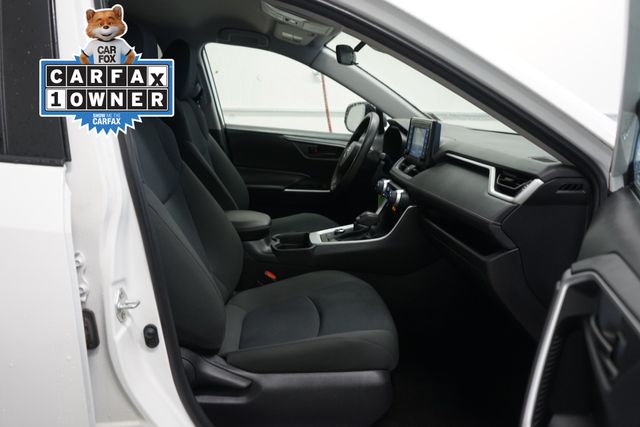 Thumbnail: 2021 Toyota RAV4 - 23