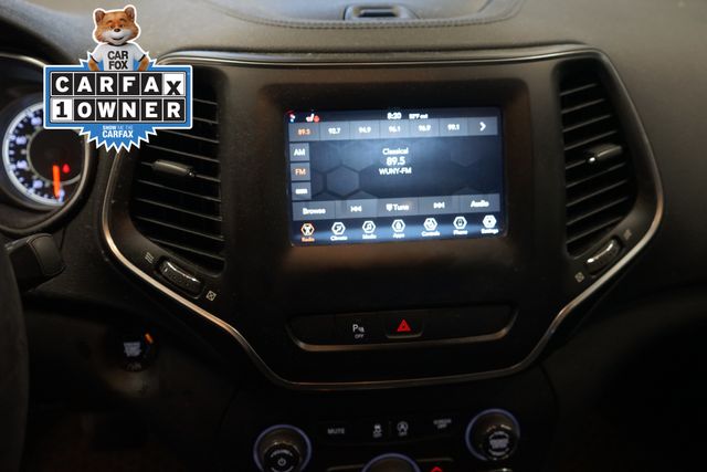 Thumbnail: 2019 Jeep Cherokee - 22
