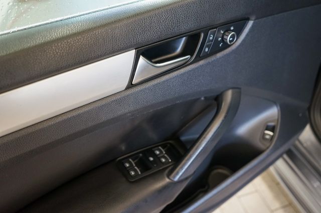 Thumbnail: 2013 Volkswagen Passat - 10