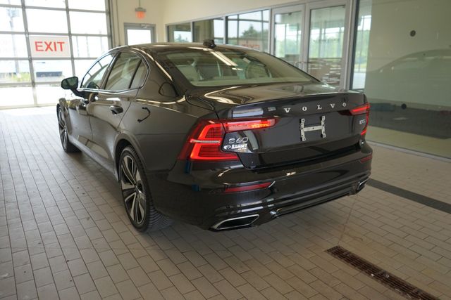 Thumbnail: 2022 Volvo S60 - 11
