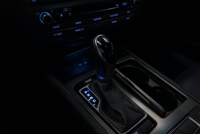 Thumbnail: 2015 Hyundai Genesis - 21