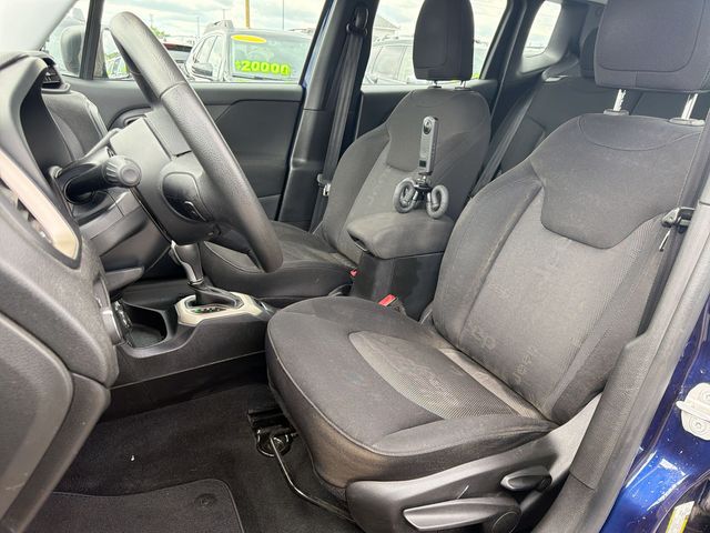 Thumbnail: 2016 Jeep Renegade - 20