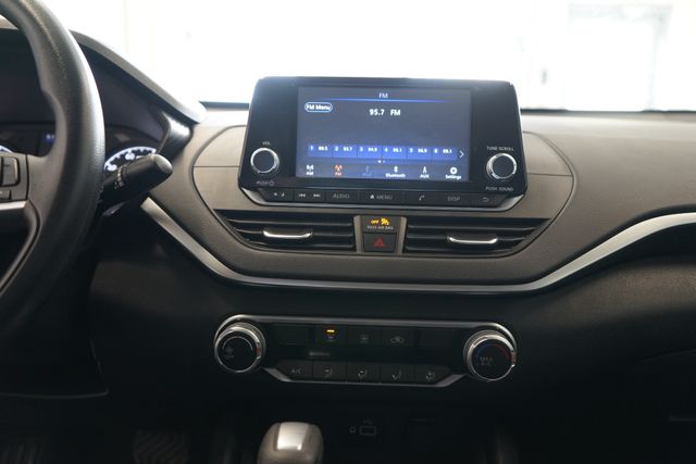 Thumbnail: 2021 Nissan Altima - 23