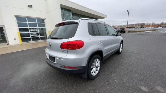 Thumbnail: 2017 Volkswagen Tiguan - 9