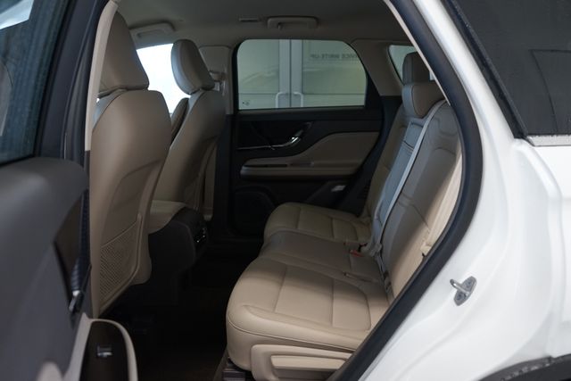 Thumbnail: 2022 Lincoln Corsair - 31