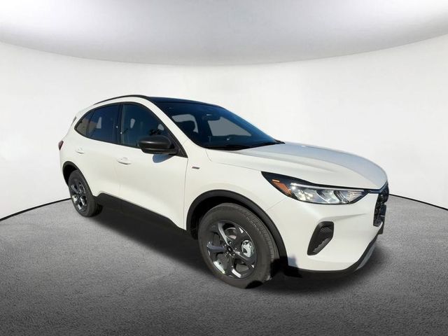 2025 Ford Escape ST-Line 2