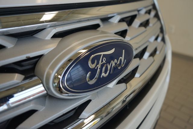 Thumbnail: 2018 Ford Explorer - 18