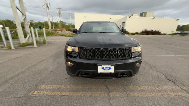 Thumbnail: 2019 Jeep Grand Cherokee - 3