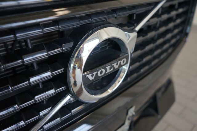 Thumbnail: 2022 Volvo S60 - 19