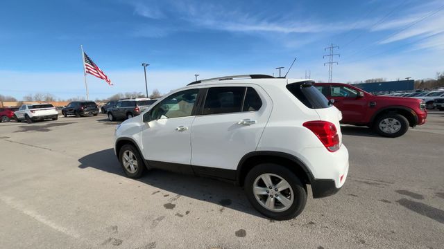 Thumbnail: 2018 Chevrolet Trax - 8