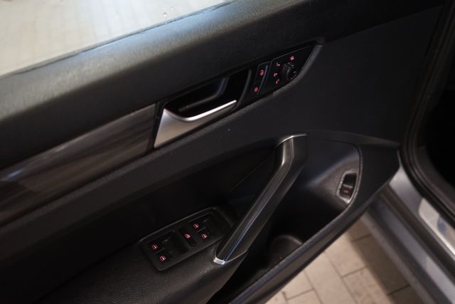 Thumbnail: 2021 Volkswagen Passat - 20