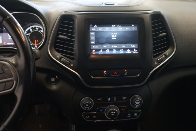 Thumbnail: 2021 Jeep Cherokee - 24