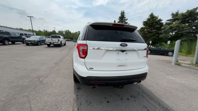 Thumbnail: 2017 Ford Explorer - 8