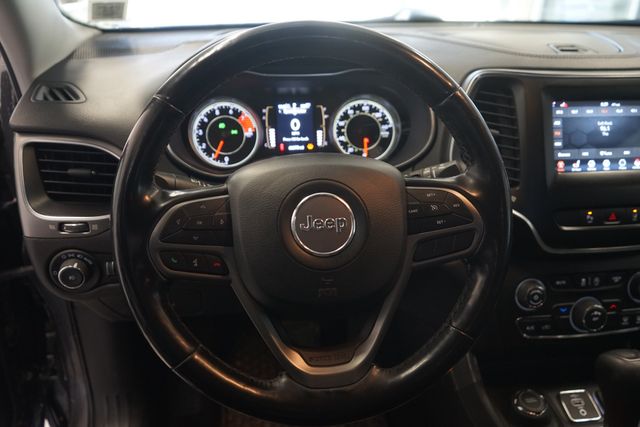 Thumbnail: 2021 Jeep Cherokee - 22