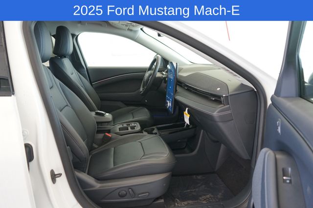 Thumbnail: 2025 Ford Mustang Mach-E - 31