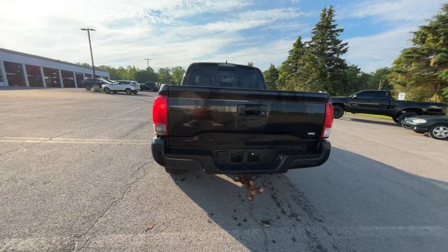 Thumbnail: 2017 Toyota Tacoma - 8