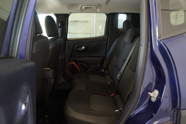 Thumbnail: 2016 Jeep Renegade - 29