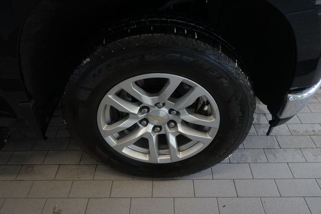 Thumbnail: 2020 Chevrolet Silverado 1500 - 16