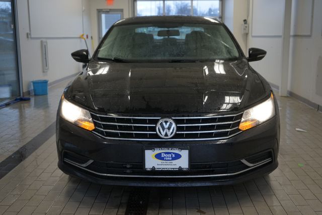 Thumbnail: 2019 Volkswagen Passat - 16