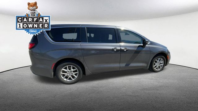Thumbnail: 2023 Chrysler Pacifica - 10