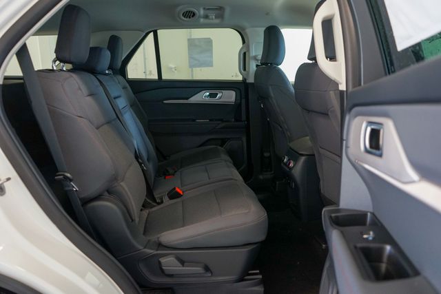 2025 Ford Explorer Active 23