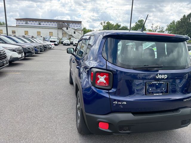 Thumbnail: 2016 Jeep Renegade - 13