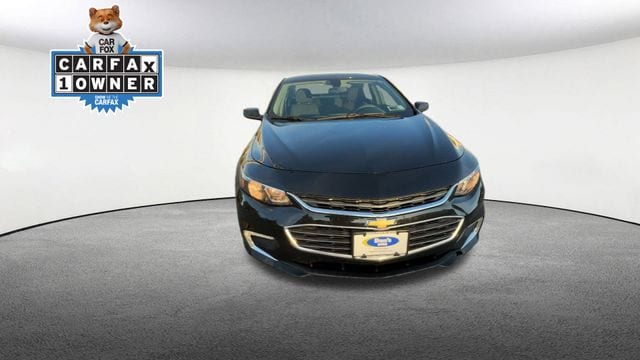 Thumbnail: 2017 Chevrolet Malibu - 3