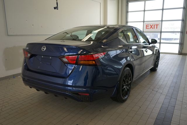 Thumbnail: 2021 Nissan Altima - 14