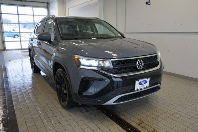Thumbnail: 2022 Volkswagen Taos - 15