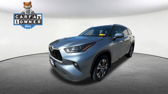 Thumbnail: 2022 Toyota Highlander - 4