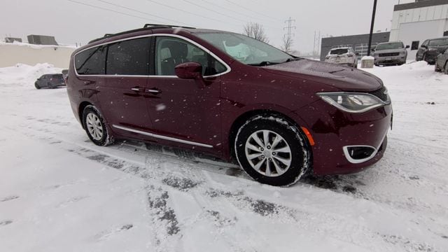Thumbnail: 2017 Chrysler Pacifica - 2