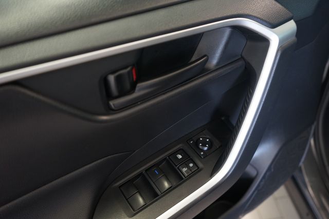 Thumbnail: 2020 Toyota RAV4 - 18