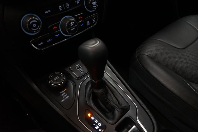 Thumbnail: 2021 Jeep Cherokee - 25