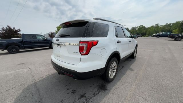 Thumbnail: 2017 Ford Explorer - 9