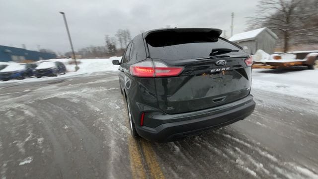 Thumbnail: 2022 Ford Edge - 8