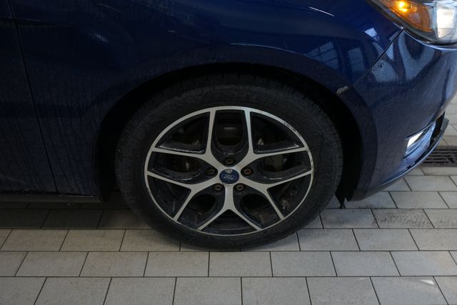 Thumbnail: 2017 Ford Focus - 15