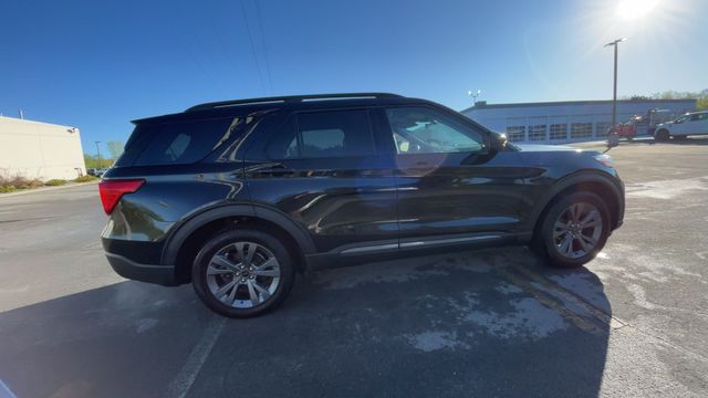 Thumbnail: 2022 Ford Explorer - 9
