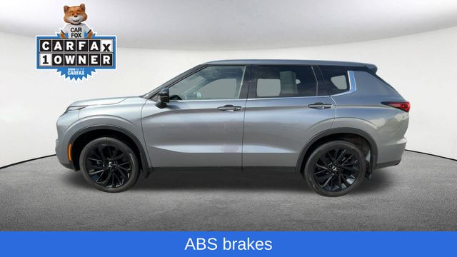 2023 Mitsubishi Outlander Black Edition 5