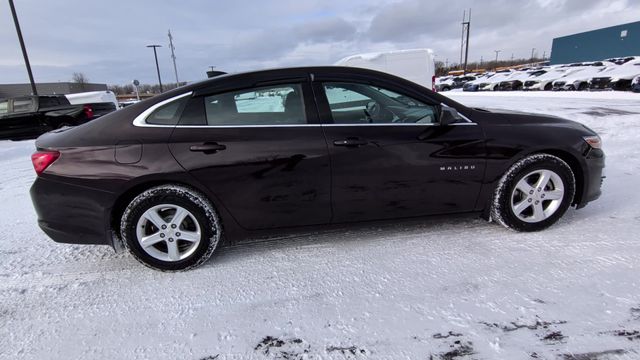 Thumbnail: 2021 Chevrolet Malibu - 10