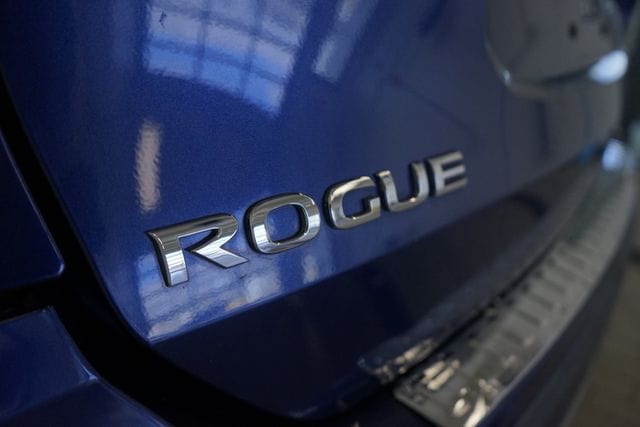 Thumbnail: 2018 Nissan Rogue - 13