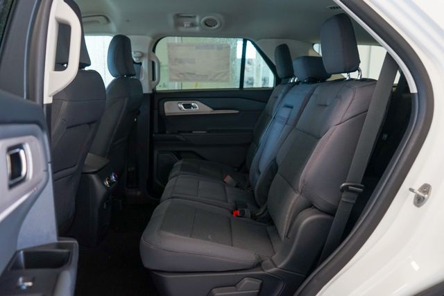 2025 Ford Explorer Active 21