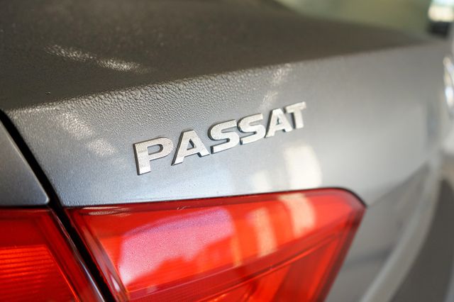 Thumbnail: 2013 Volkswagen Passat - 4