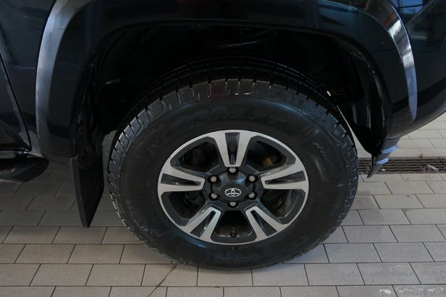 Thumbnail: 2017 Toyota Tacoma - 17