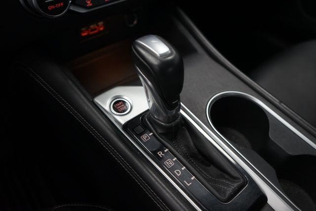 Thumbnail: 2019 Nissan Altima - 16