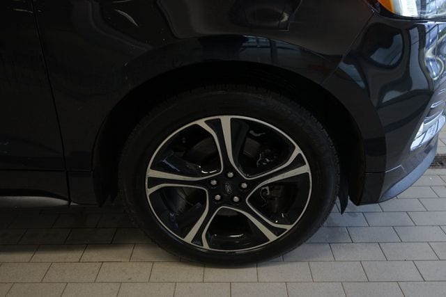 Thumbnail: 2020 Ford Edge - 15