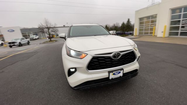 Thumbnail: 2021 Toyota Highlander - 3