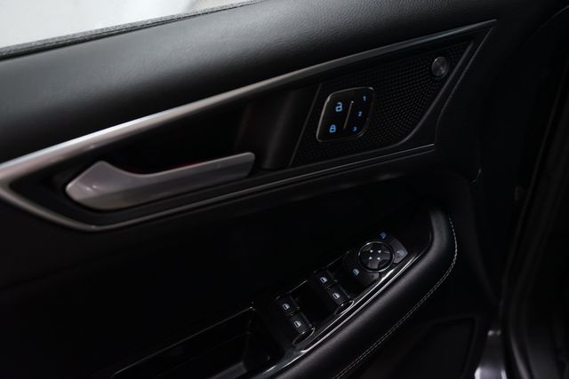 Thumbnail: 2020 Ford Edge - 20