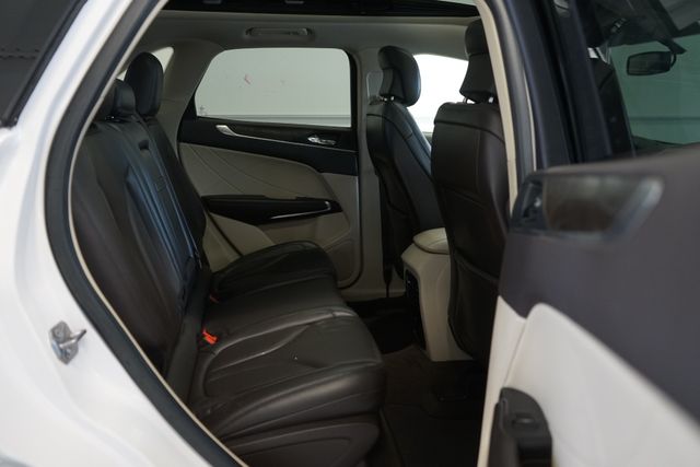 Thumbnail: 2019 Lincoln MKC - 30